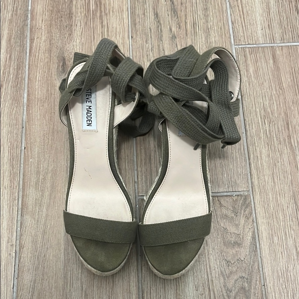 Steve Madden Green Sandals with Canvas Straps